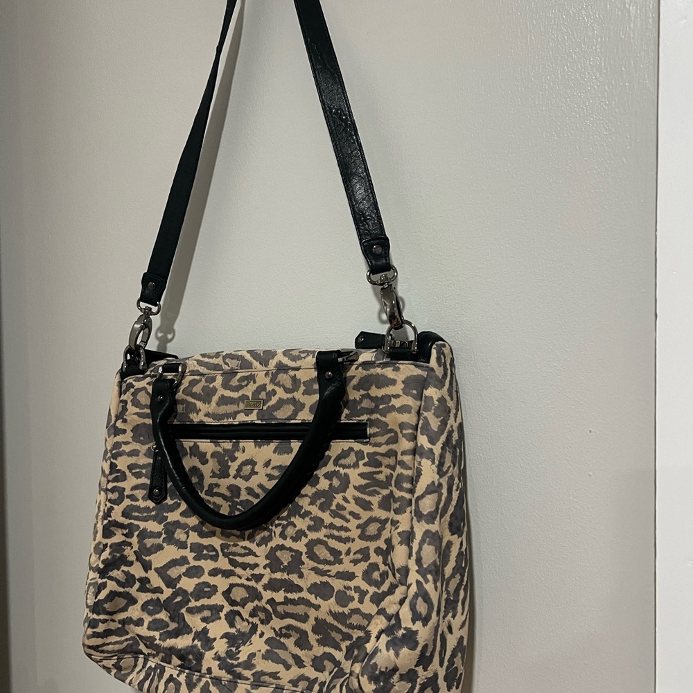 Be & D Leopard Print Soft Leather Laptop/ Work Everyday Messenger Bag - Picture 13 of 16